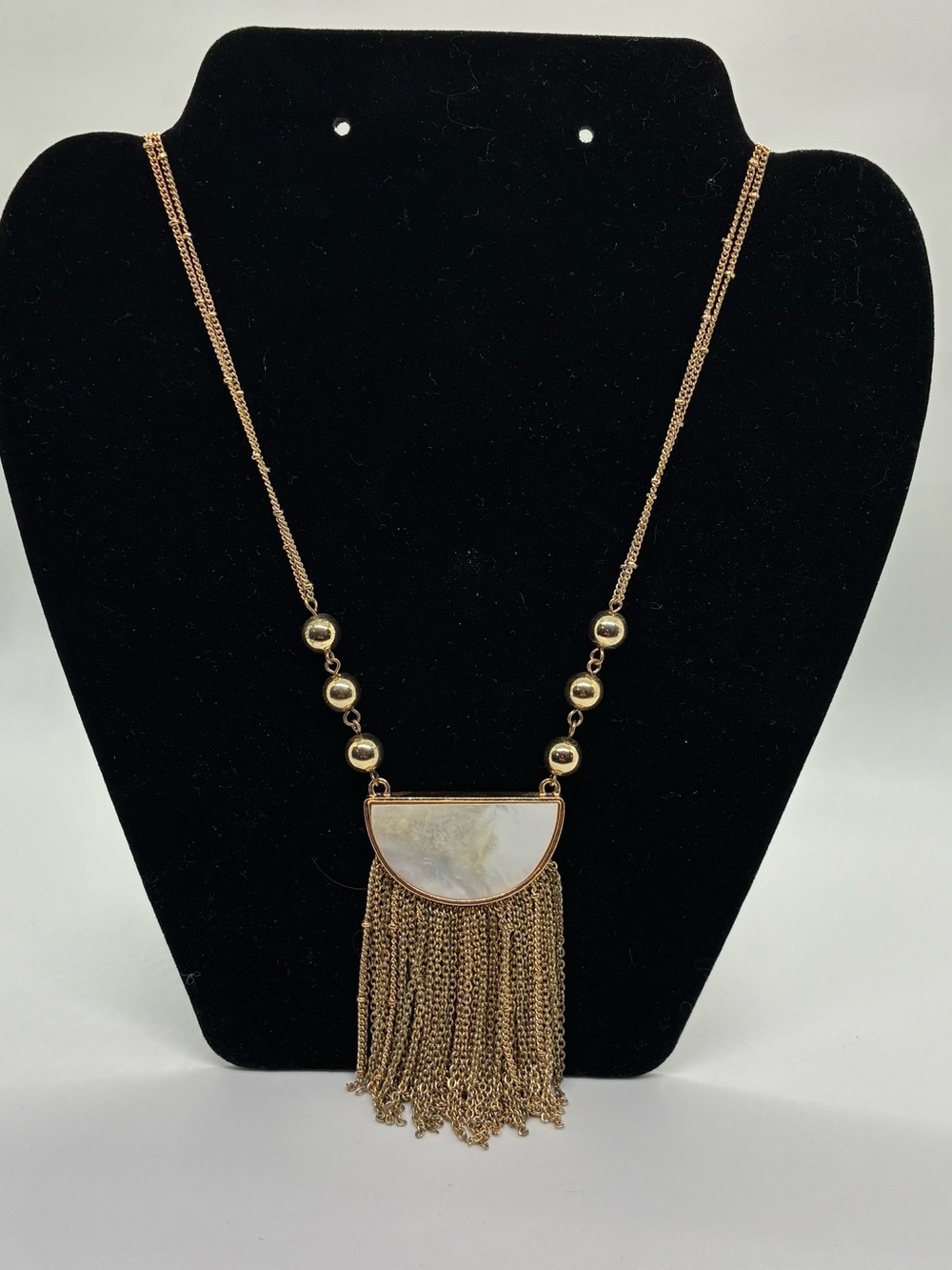 GOLD TONE CHAIN FRINGED NECKLACE